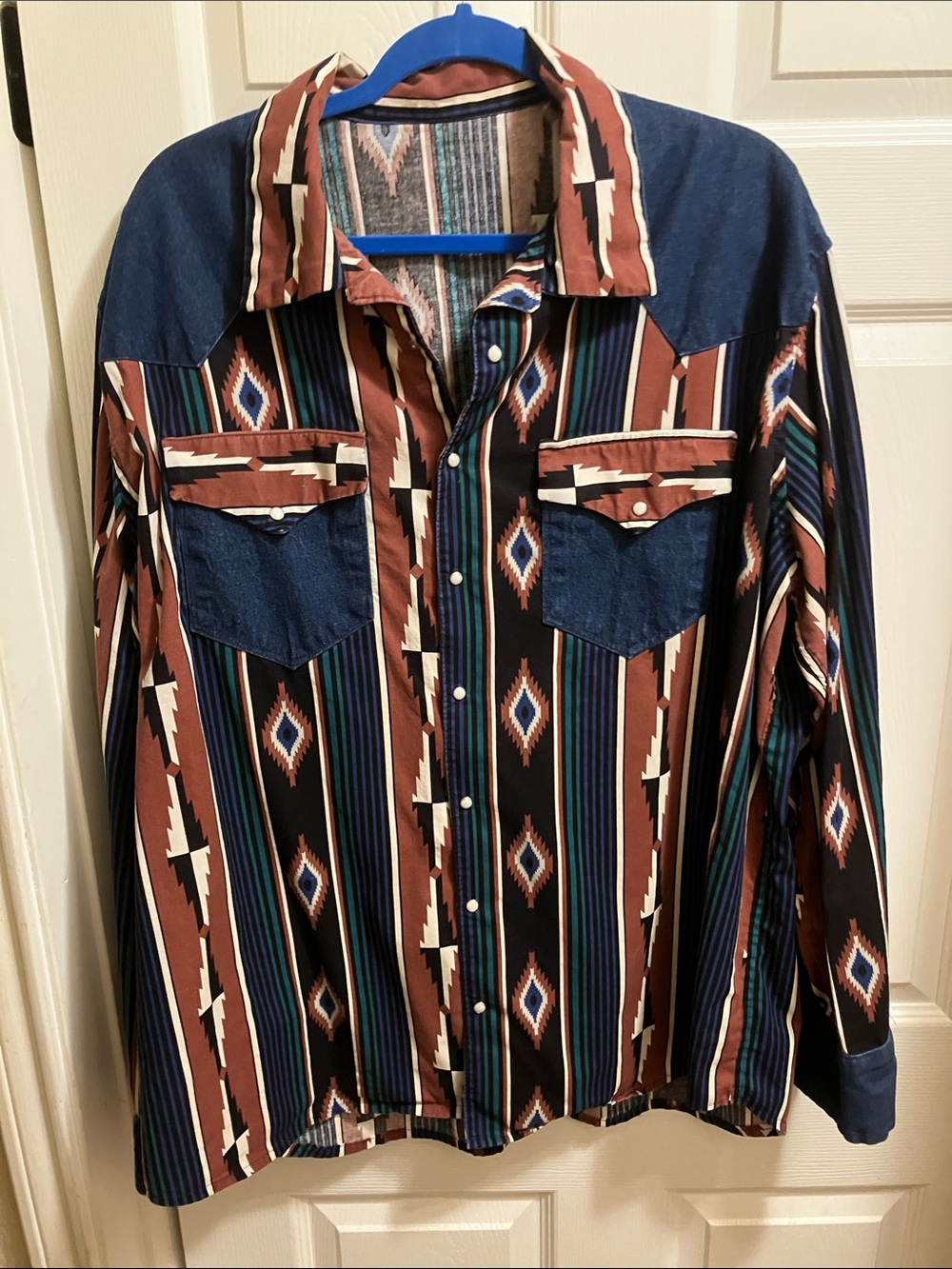 Vintage Taylor-made..Men's Southwestern-Pattern Western Shirt  in Rust & Blue